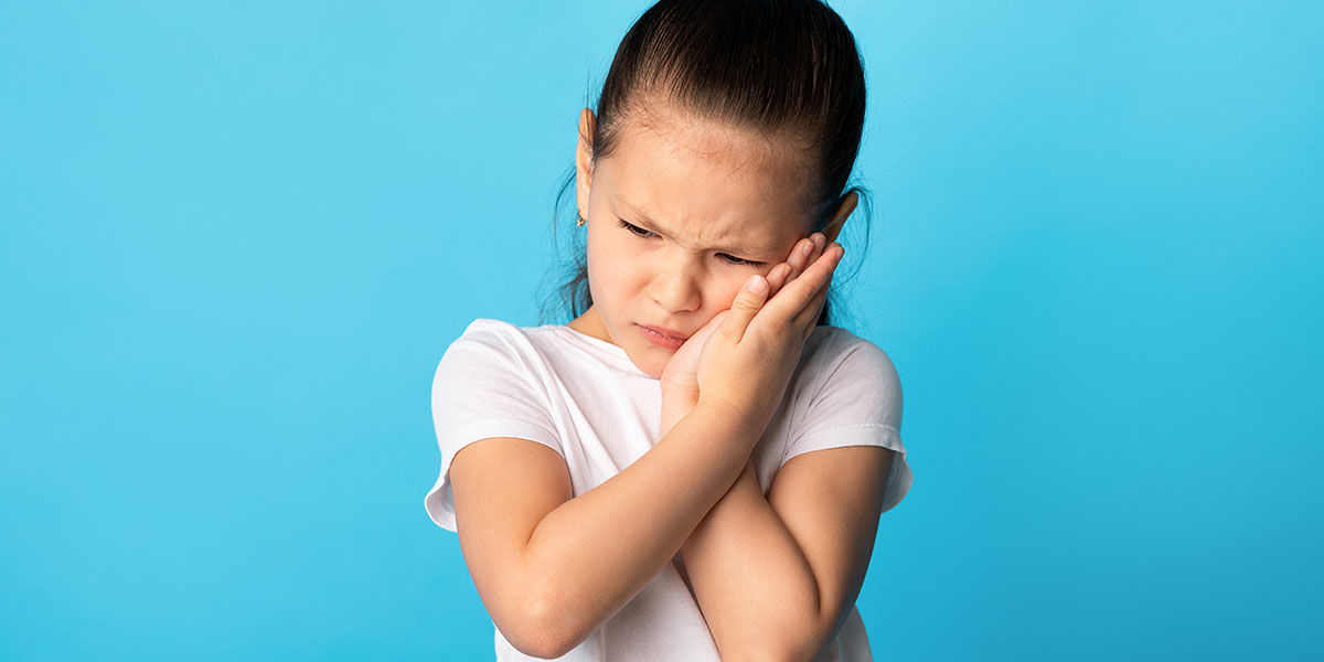 Почему темнеют или чернеют зубы у ребенка?