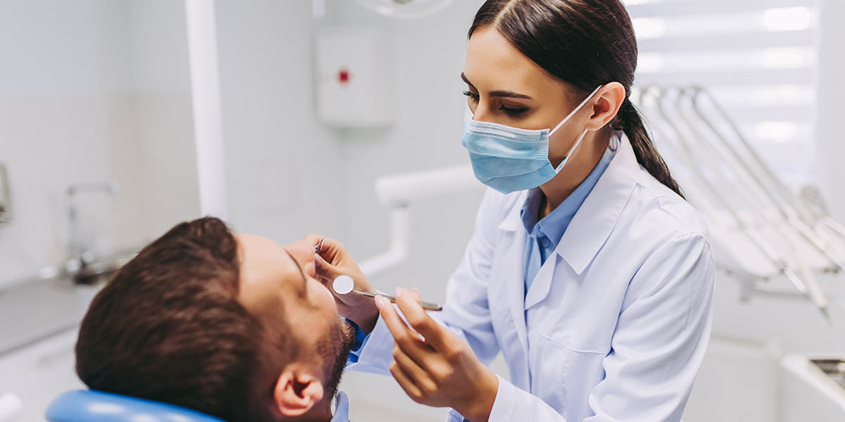 Что лечит стоматолог-терапевт - Стоматология «НоваДэнт»