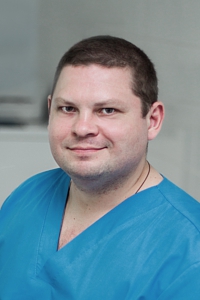 Селезнев Виктор Евгеньевич: стоматолог - хирург, имплантолог