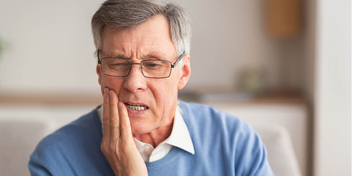 Почему болит зуб без нерва: 5 самых частых причин