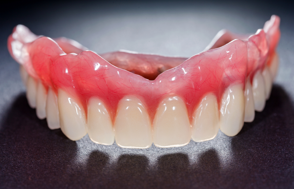 Пластиночные зубные протезы