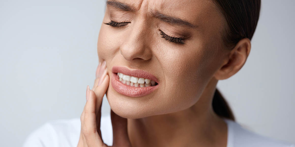 Может ли зубная боль отдавать в ухо?