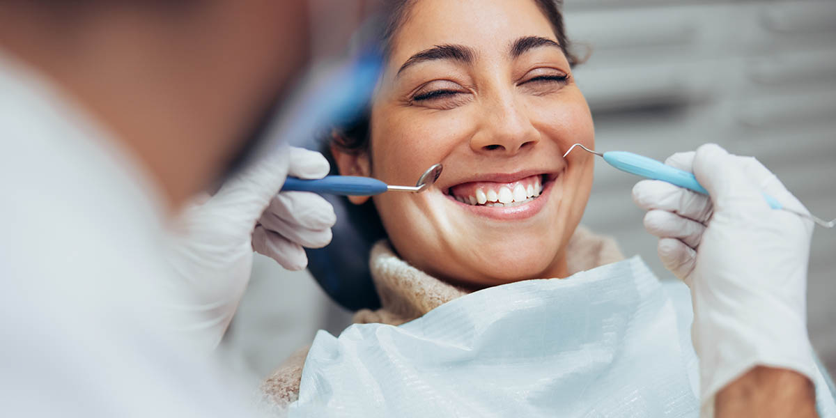 Как остановить кровь после удаления зуба?