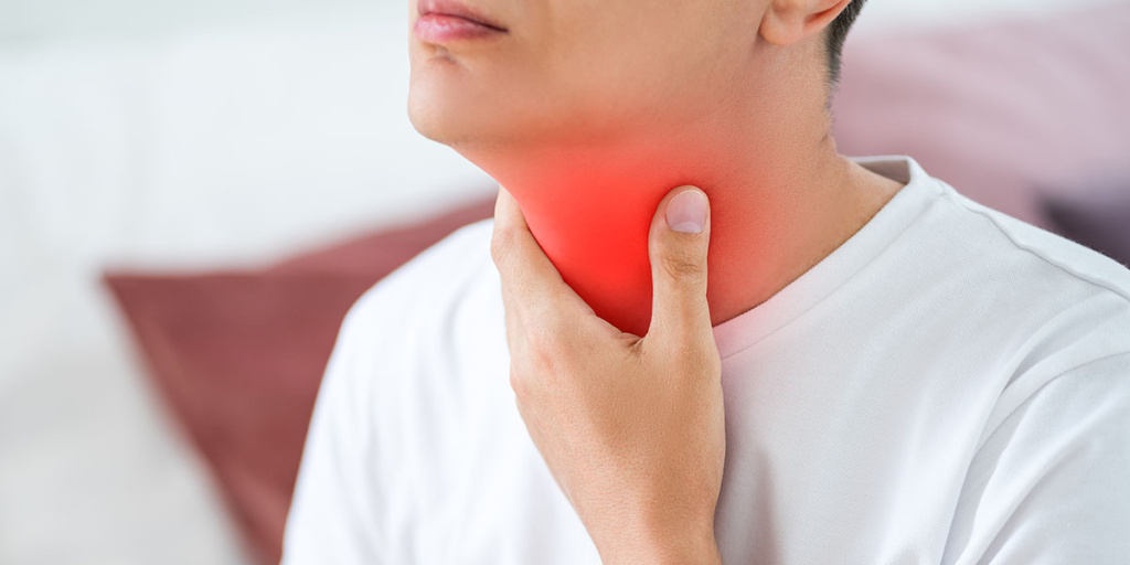 Болит горло после удаления зуба: причины и лечение